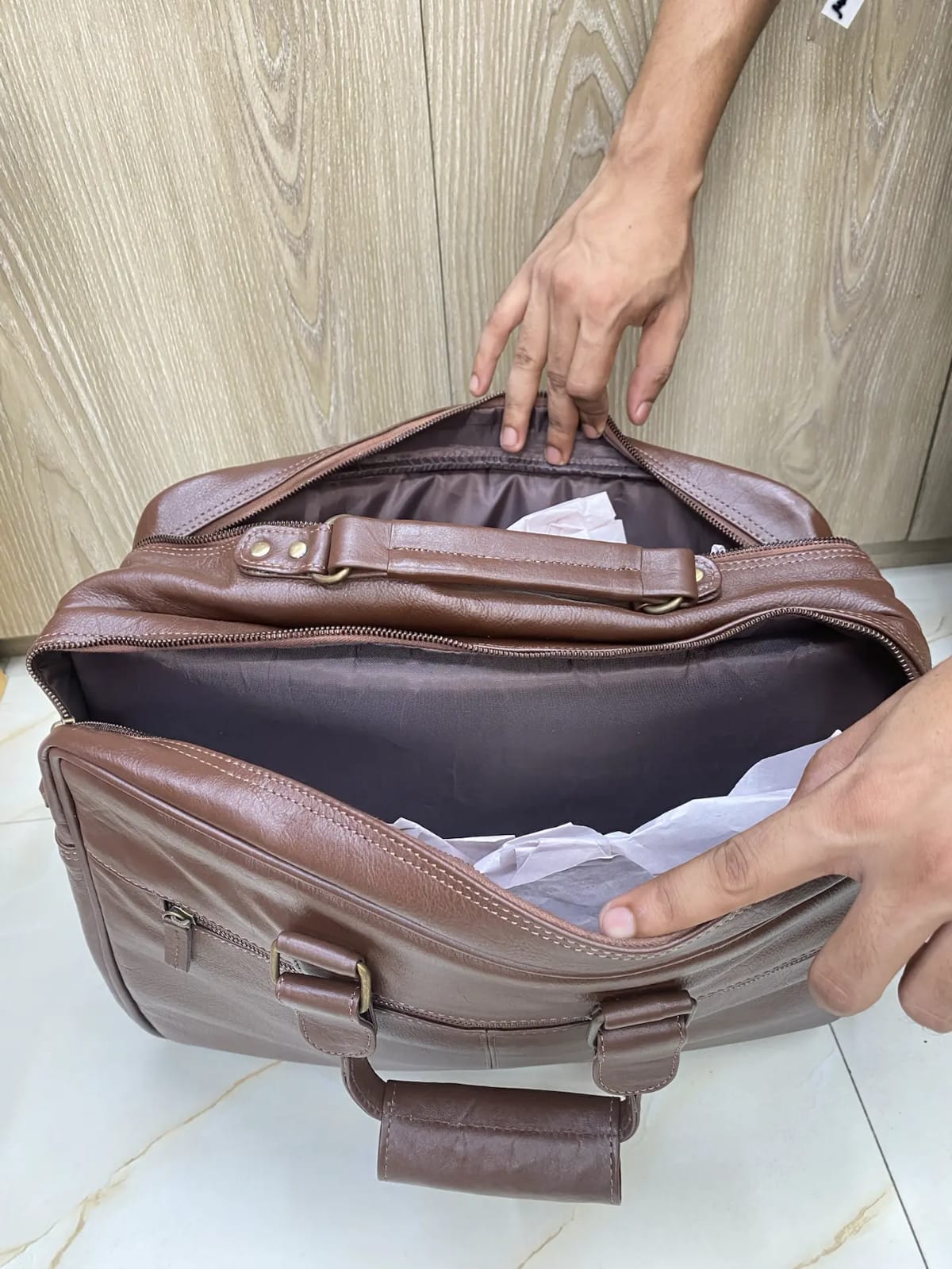 Classic Leather Briefcase for Men – Rivet Handle Detail Classic Leather Briefcase for Men – Rivet Handle Detail